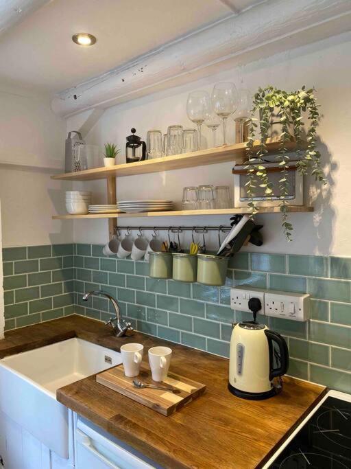 New Renovated Beach Front Cottage Mousehole Exterior foto