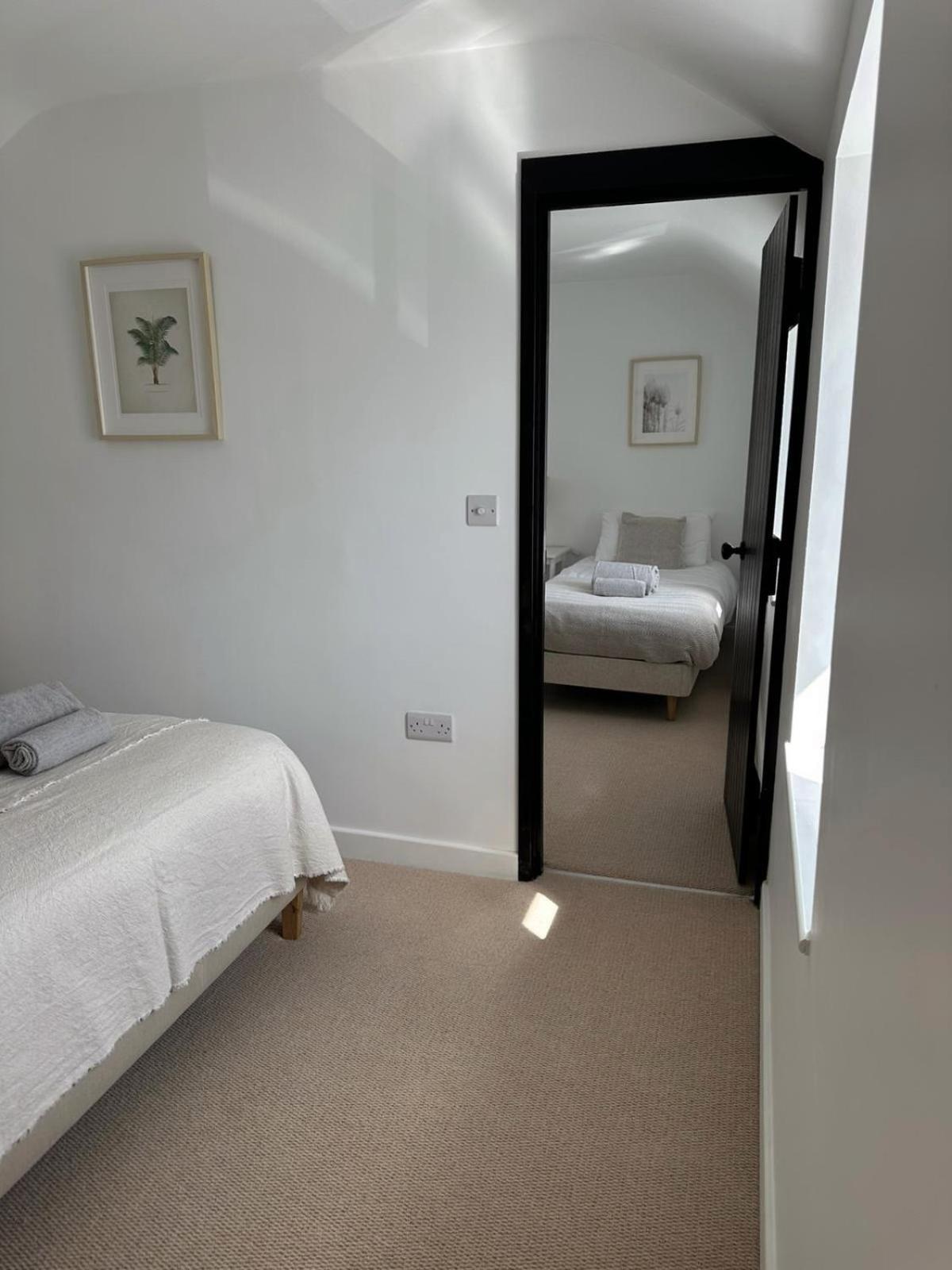 New Renovated Beach Front Cottage Mousehole Exterior foto