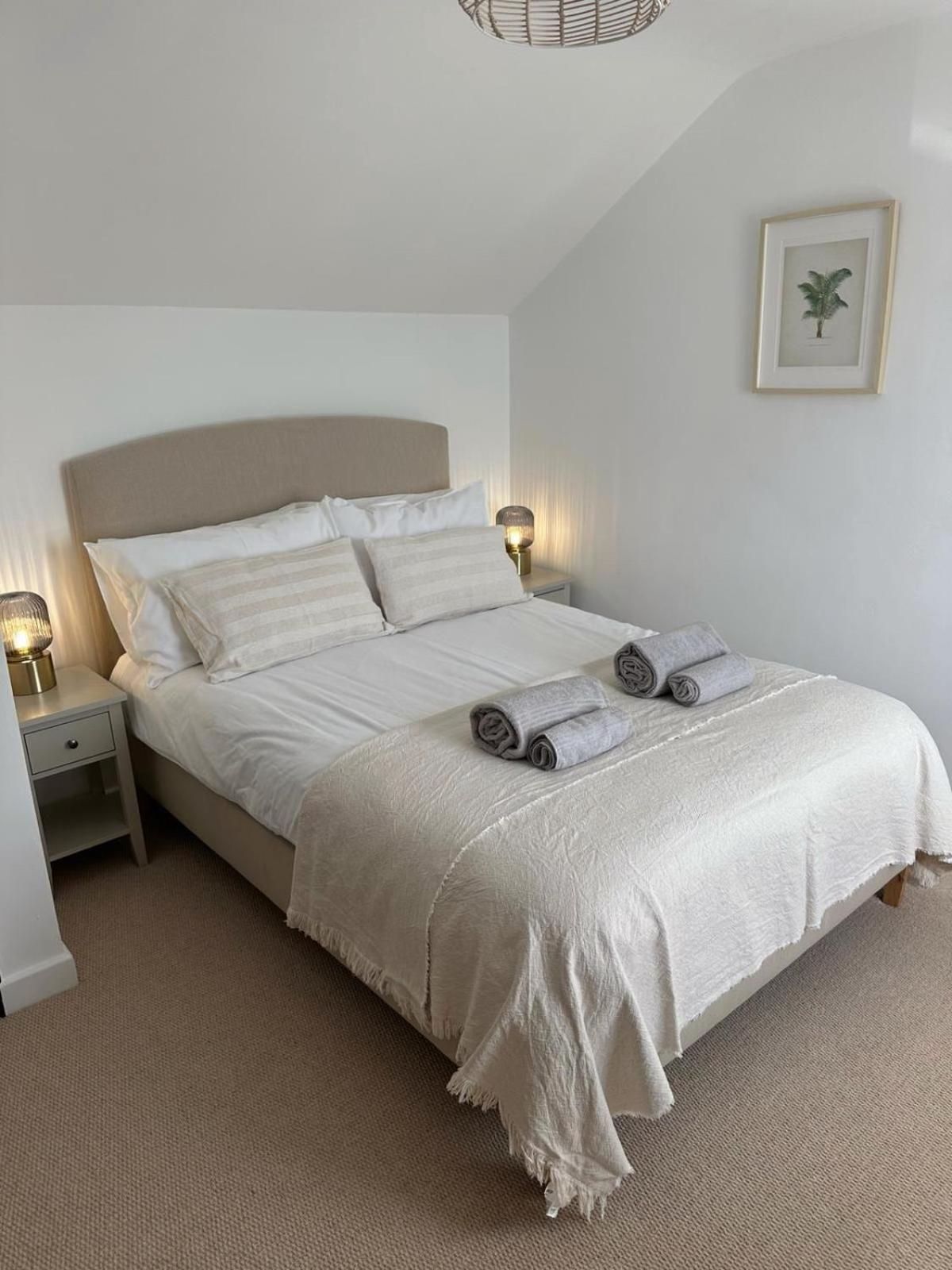 New Renovated Beach Front Cottage Mousehole Exterior foto