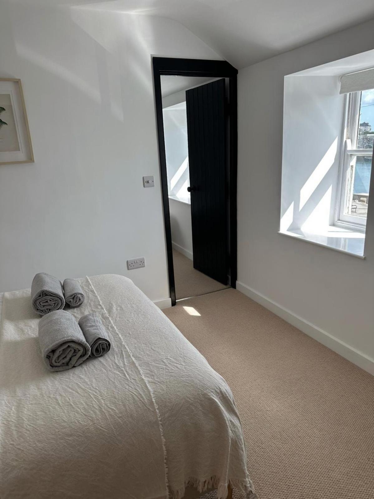 New Renovated Beach Front Cottage Mousehole Exterior foto