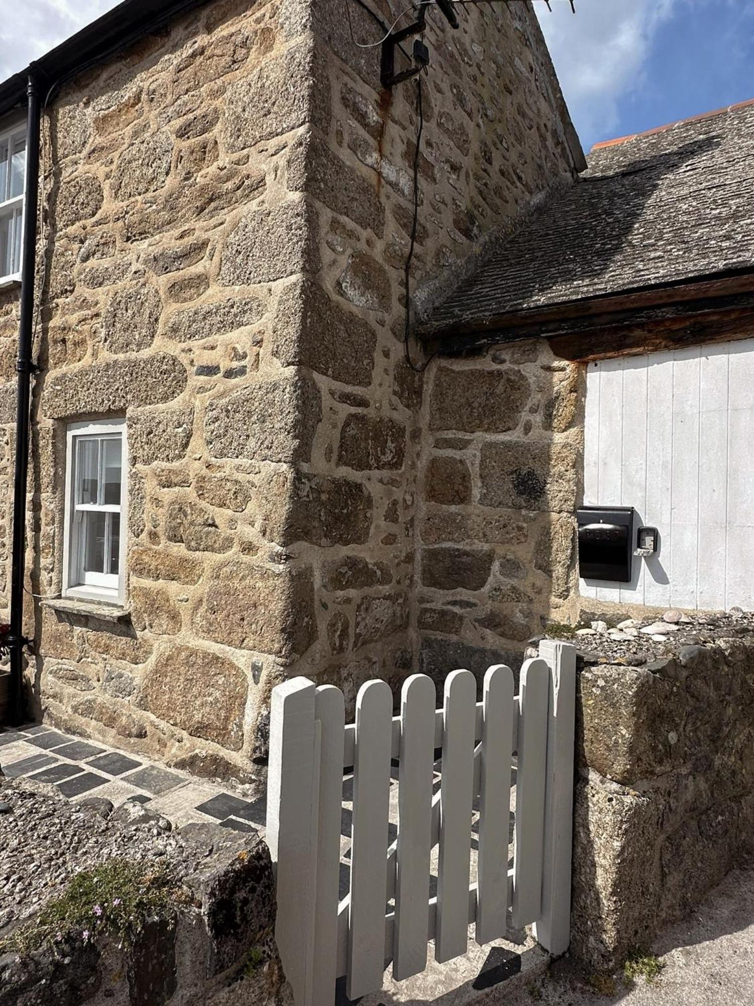 New Renovated Beach Front Cottage Mousehole Exterior foto